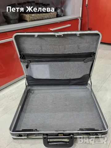 Твърд дипломатически куфар DIPLOMAT с шифър и ключ , снимка 11 - Куфари - 53101433