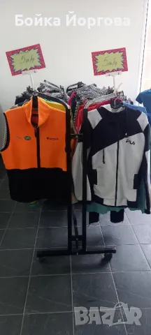 Продавам дрехи втора употреба. , снимка 13 - Стелажи и щандове - 48041273