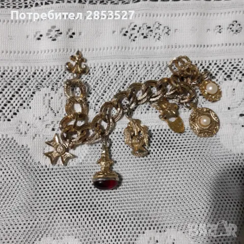 Дамска Гривна с висулки, снимка 4 - Гривни - 48266325