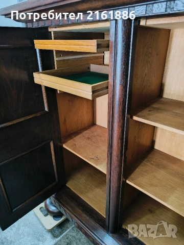 Красив дъбов шкаф с дърворезба , снимка 8 - Шкафове - 53075824