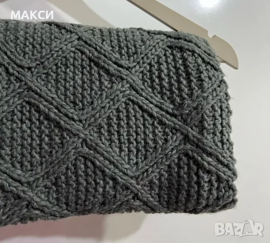 Плетен еластичен тъмно сив шал-яка с пухена подплата в екрю /аутлет/- изключително мек, топъл и силн, снимка 1