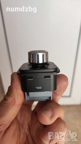 Копче за електрически огледала на volkswagen, снимка 2 - Части - 36655825