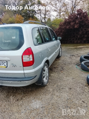 Опел Зафира 1.8, снимка 4 - Автомобили и джипове - 52469792