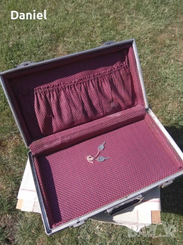 Кожено куфарче за документи с ключ