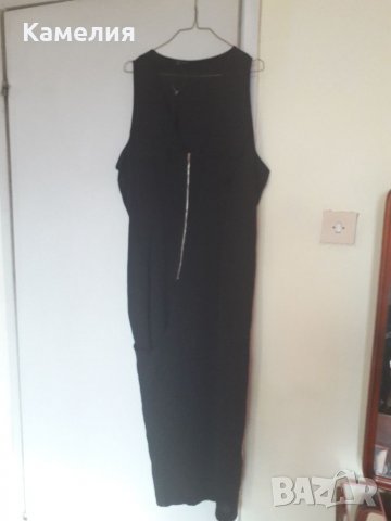 Черна рокля с асиметрична кройка