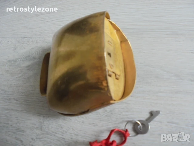 № 8113 стара метална касичка с ключе, снимка 3 - Други ценни предмети - 50801414