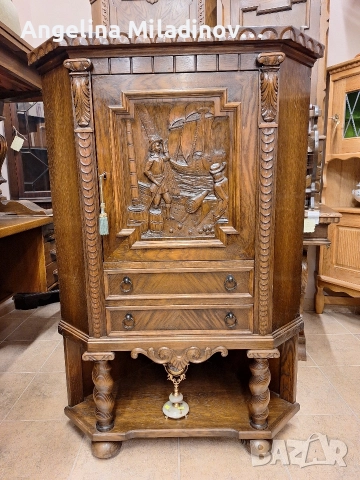 Винтидж ъглов шкаф с богата дърворезба , снимка 9 - Шкафове - 52990675