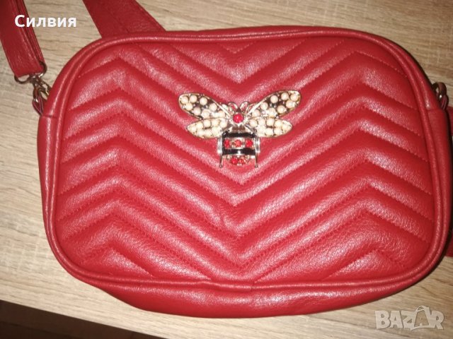 Нова червена чантичка с камъни  за 15 лв , снимка 3 - Чанти - 29573257