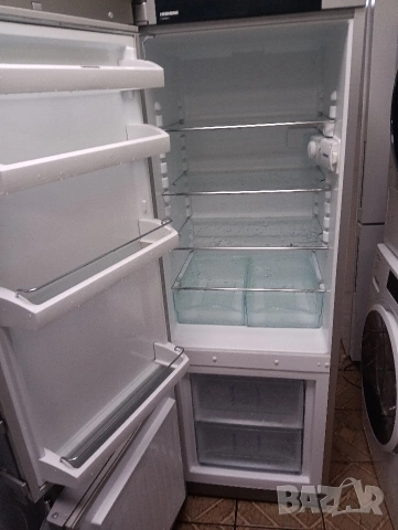 Иноксов комбиниран хладилник с фризер Liebherr с 2 години гаранция!, снимка 4 - Хладилници - 53183616