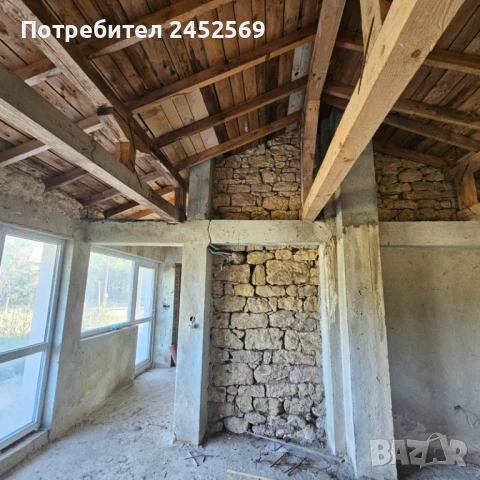 Продавам двуетажна къща в с.Изгрев,общ.Суворово,обл.Варна, снимка 13 - Къщи - 50799712