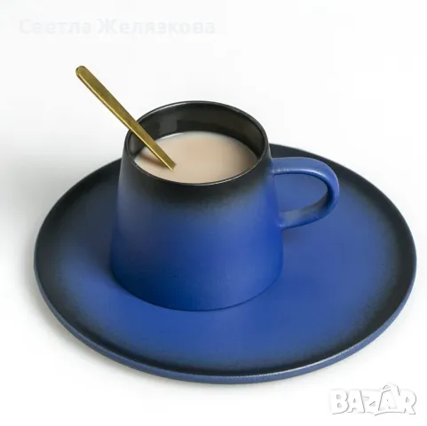 Комплект чаша за кафе, чинийка и златиста лъжица, снимка 2 - Чаши - 47280179