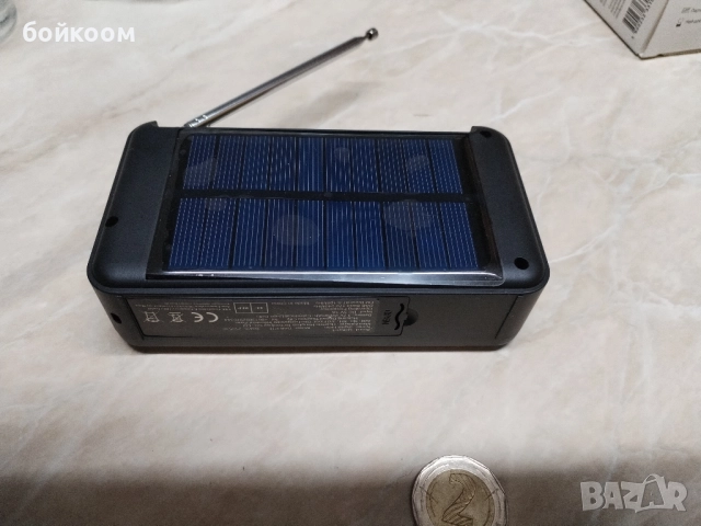 портативен радио приемник с вградена батерия и соларно зареждане , снимка 4 - Радиокасетофони, транзистори - 52448245