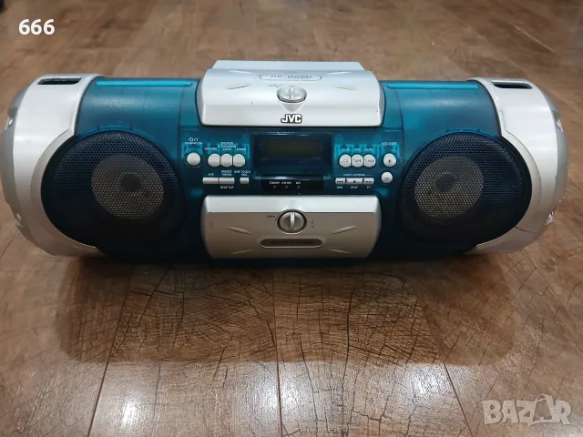 JVC RV-B550 класически преносим бумбокс от серията Kaboom