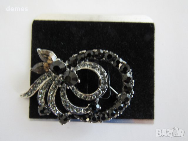 Нова брошка