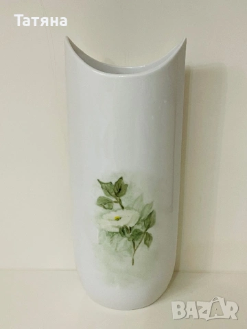 Ръчно рисувана порцеланова ваза Kaiser Germany, снимка 3 - Вази - 53174854