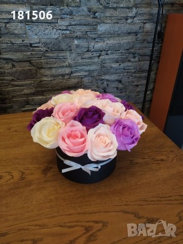  Цветя от креп хартия в кутия, снимка 7 - Изкуствени цветя - 27100148