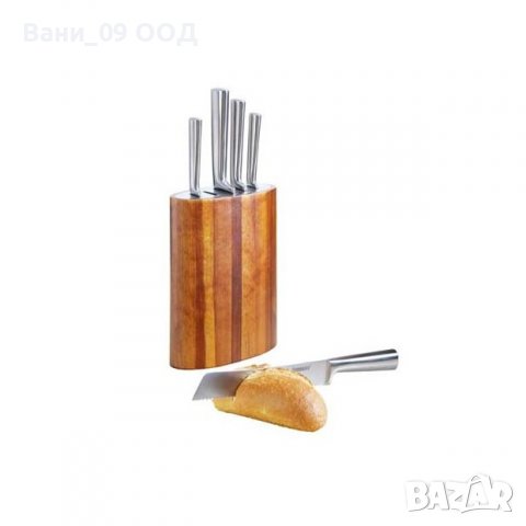 Сет ножове с дървена поставка