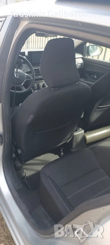 Предни седалки от Дачия Сандеро3 22г., снимка 3 - Части - 52893139