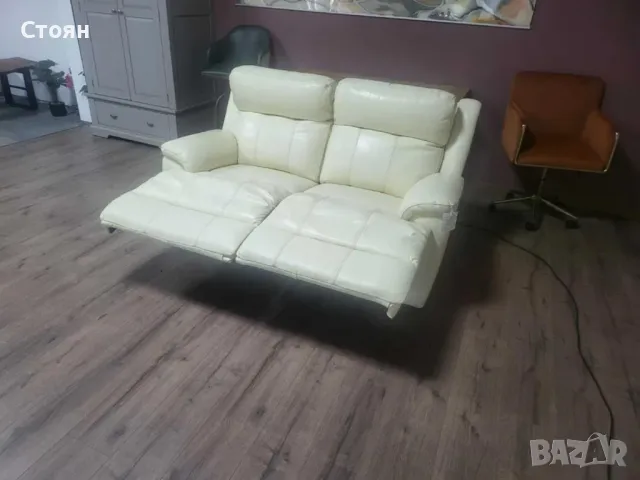 Светло кремав кожен диван двойка с електрически релаксиращ механизъм, снимка 10 - Дивани и мека мебел - 49329685