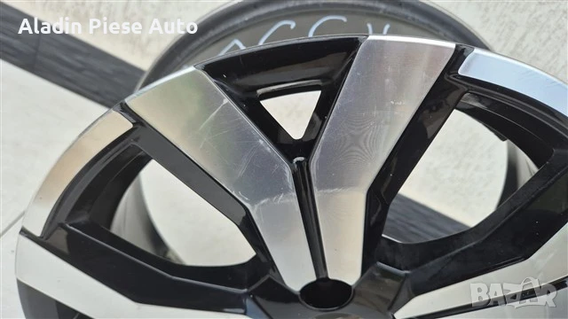 Джанта R16 Dacia ET45 година 2017 2018 2019 2020 2021 2022 2023 2024 код 403009410R , снимка 3 - Аксесоари и консумативи - 51126713