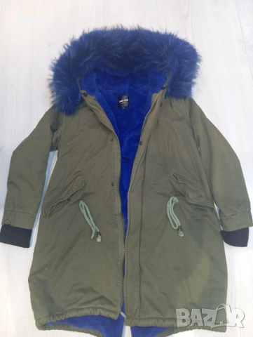 Парка с голям пух на яката
