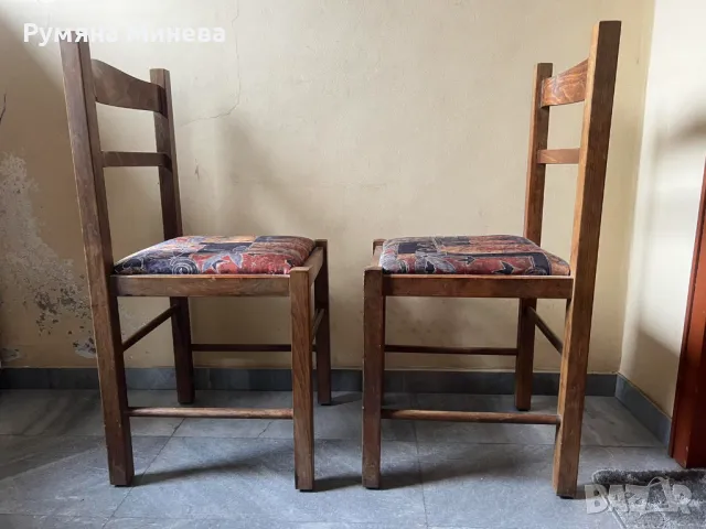 Столове дървени /масив/ с тапицерия на седалката - 8бр , снимка 4 - Столове - 49532435