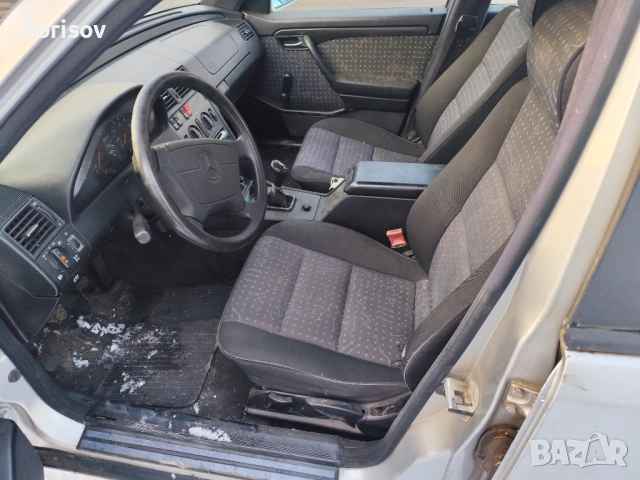 Мерцедес ц180, снимка 4 - Автомобили и джипове - 53204174