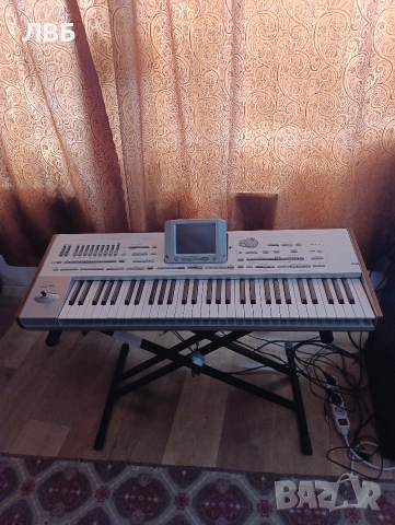 korg 2 x 61 клавиш 256 RAM.