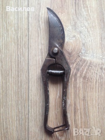 Solingen Hugo Linder оригинални немски лозарски градински ножици Солинген, снимка 2 - Градински инструменти - 44305120