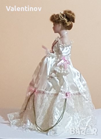 Порцеланова кукла със стойка , снимка 3 - Кукли - 44429381