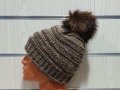 Нова дамска плетена шапка кафяв меланж с помпон/пух, снимка 2
