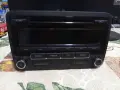Оригинално радио за VW RCD 310 (след 2011 г.) - Черно-бял дисплей, снимка 1
