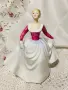 порцеланова статуетка , снимка 1