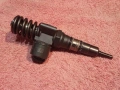 Помпа дюза Bosch за VW AUDI Skoda Seat - 2.0TDI 140к.с., снимка 2