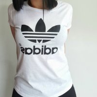 Дамска тениска  ADIDAS, снимка 1 - Тениски - 32121175