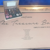 Пълен Комплект гримове The Treasure Box, снимка 4 - Комплекти и лотове - 36483174