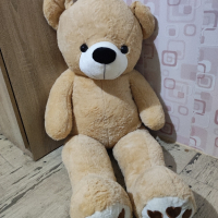 Голям плюшен мечок , снимка 1 - Плюшени играчки - 44623061