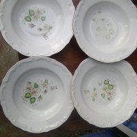 Четири стари порцеланови чинии за супа на фабрика Изида - България от 1962 година, снимка 1 - Други ценни предмети - 39515502