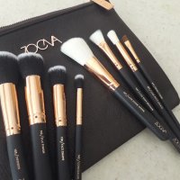 026 нов сет четки за грим Зоева 8бр с чантичка кафяво Zoeva brush set, снимка 1 - Други услуги - 42879613