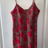 Нощница Avon  рокля леопардов десен с червени рози , снимка 4 - Пижами - 36999108