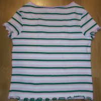 Дамска тениска Bershka с къс ръкав и V - образно деколте размер S цена 10 лв., снимка 3 - Тениски - 44149530