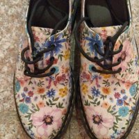 Dr.Martens flowers дамски обувки 42 номер носени един път, снимка 1 - Дамски ежедневни обувки - 38267938