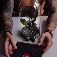 Подарък за рожден ден / Вечна Черна роза в ГОЛЯМА стъкленица / Оригинален подарък за нея, снимка 3 - Декорация за дома - 28355038