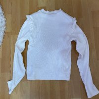 Бяла рипсена блуза с къдрици , снимка 2 - Блузи с дълъг ръкав и пуловери - 40075618