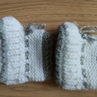 Нови ръчно плетени бебешки терлички, снимка 2 - Бебешки чорапи - 36022917