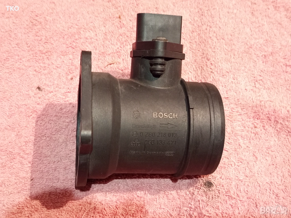 Дебитомер BOSCH за AUDI A4 A6 и VW Passat B5 - 1.8 бензин, снимка 1