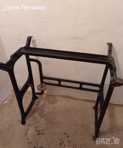 Стойка (крака) от шевна машина, снимка 1