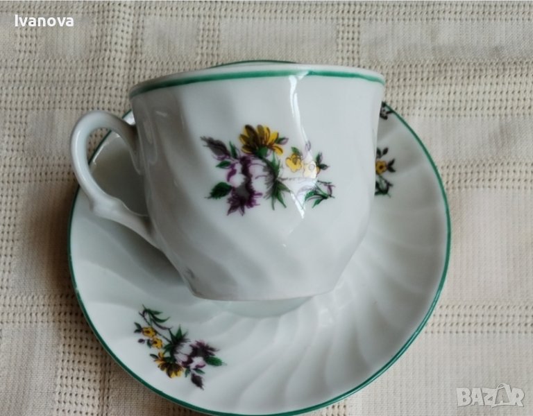 Единични порцеланови чаши с чинийки , снимка 1