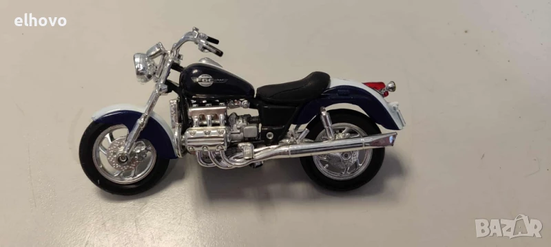 Мотор Honda F6C  Burago - Мащаб 1:18, снимка 1