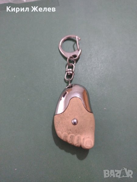 Красив ключодържател интересен с фенерче човешки крак - 6783, снимка 1